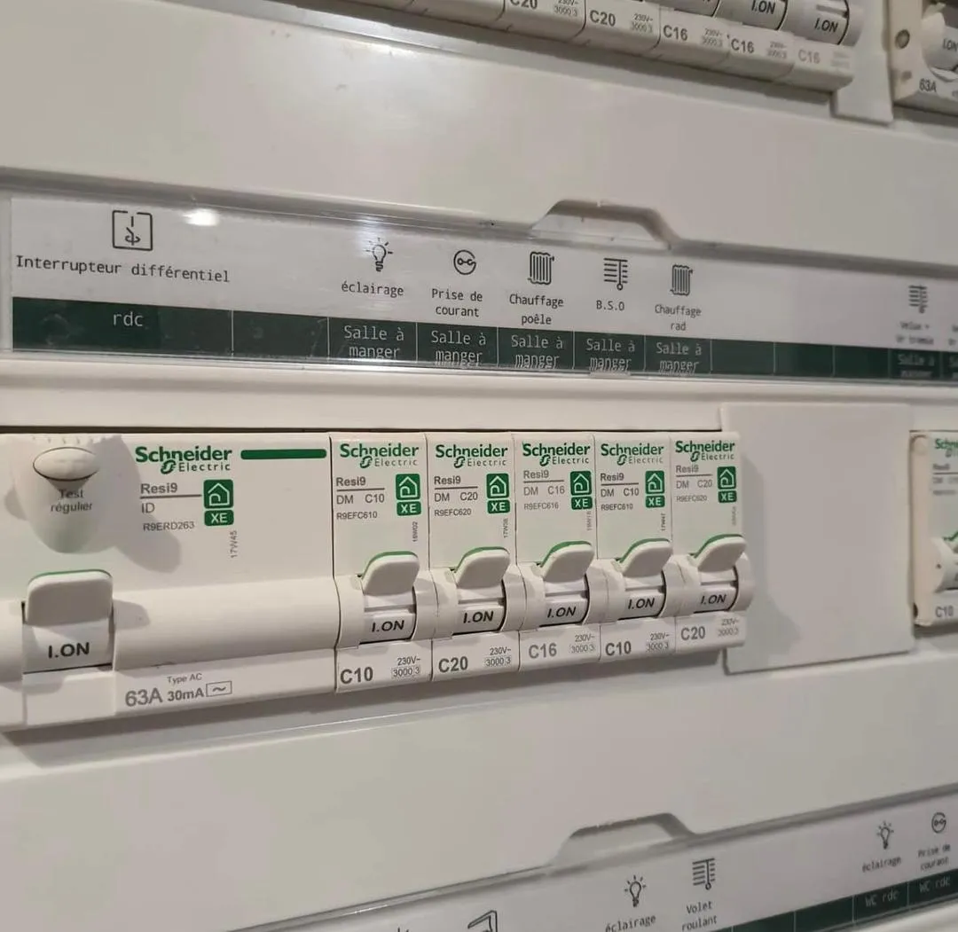 Réalisation 2 — Electricien Angers Rapide